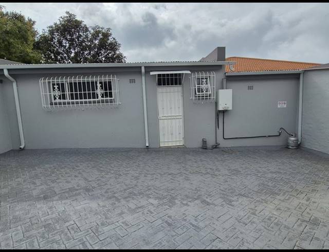 4 BEDROOM HOUSE FOR SALE IN SUNNYRIDGE